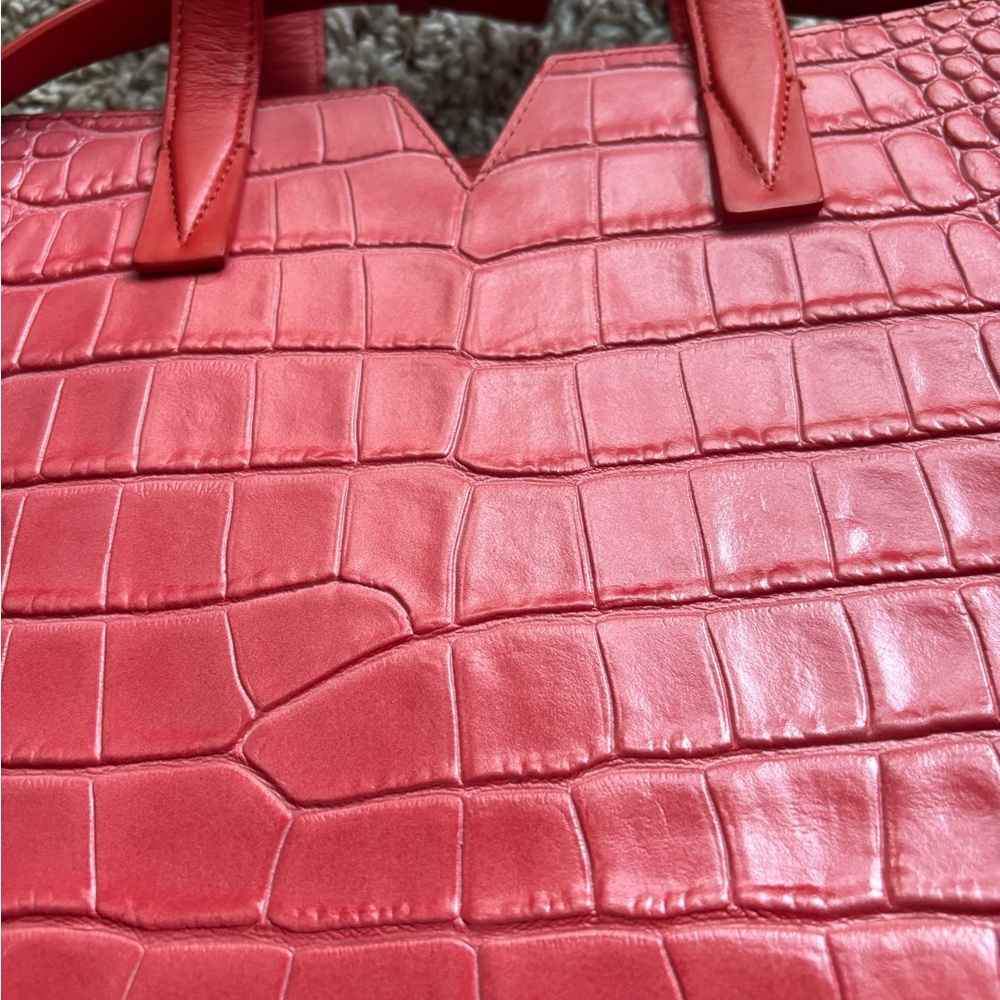 Nwot Vince. Baby Signature V Croc Embossed Leather Tote bag rusty red - Picture 11 of 12